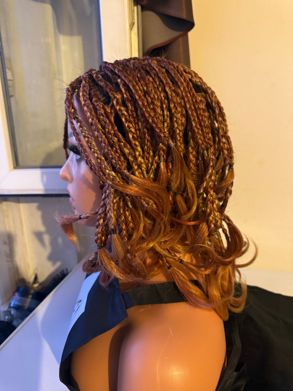Perruque tressée courte avec closure - Tabata